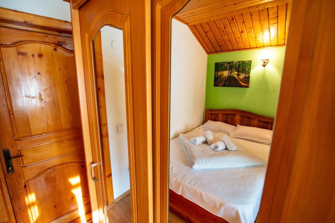 Casa Alba Hotel Baia de Aramă Buitenkant foto
