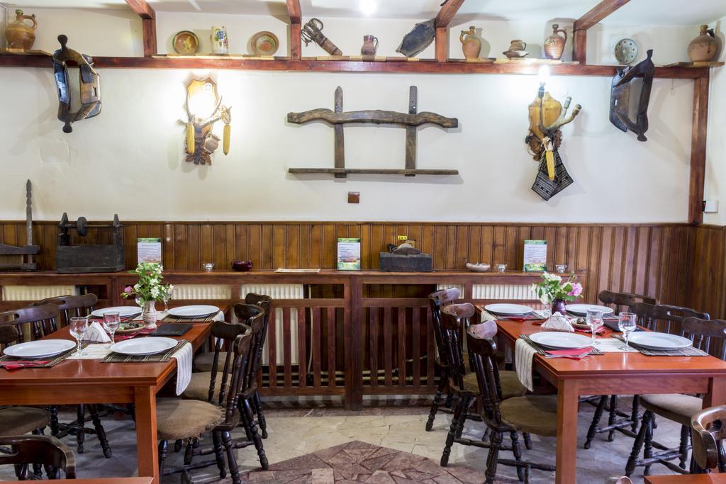 Casa Alba Hotel Baia de Aramă Buitenkant foto